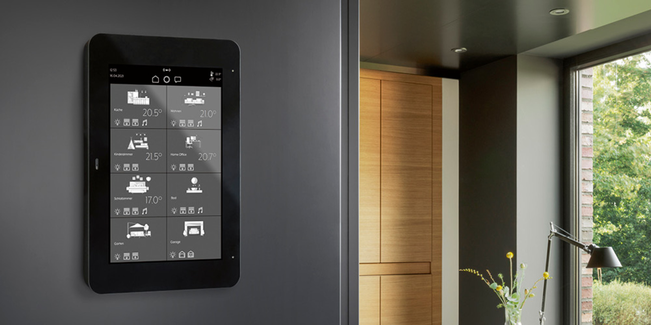 JUNG Smart Panel 8 bei Elektrotechnik Sauer in Dettelbach